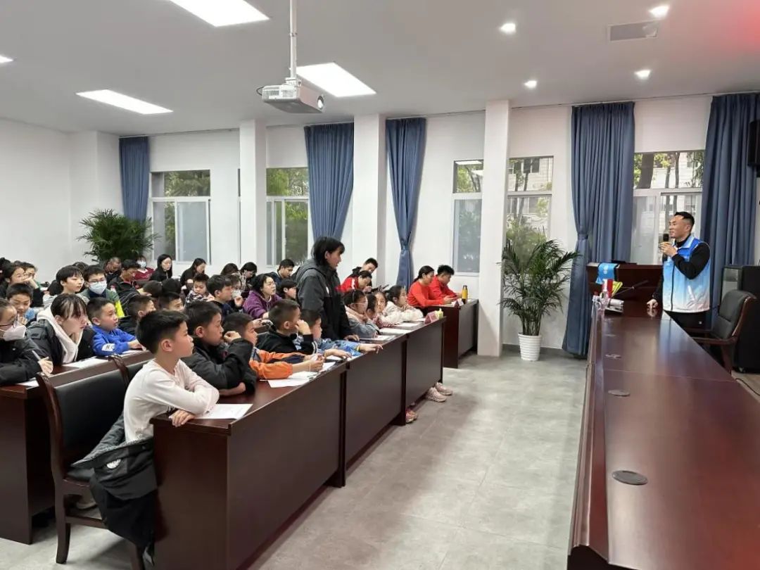 学生“上门体育课”正兴起潜在的问题有哪些?(图1)