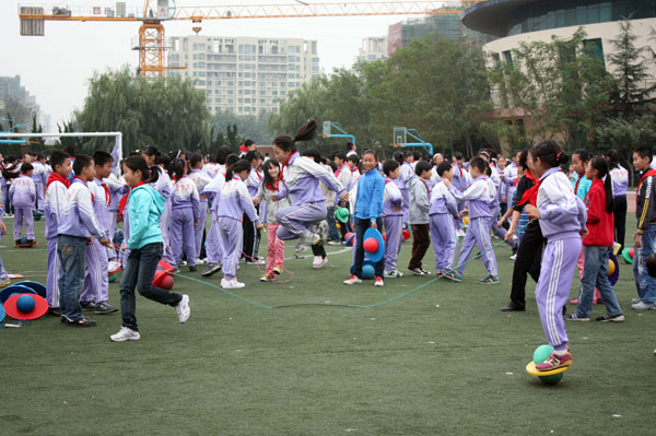 2026“快乐垒球进社区、进校园”活动走进大连(图1)